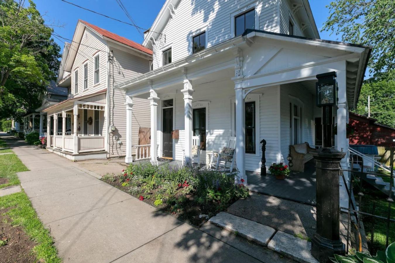 Beautifully Restored Home Right In Downtown Saratoga Springs Exterior photo